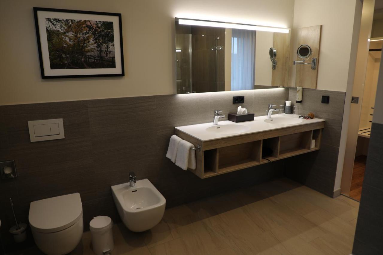 Naundrups Hof Hotel ลือดิงเฮาเซน ภายนอก รูปภาพ